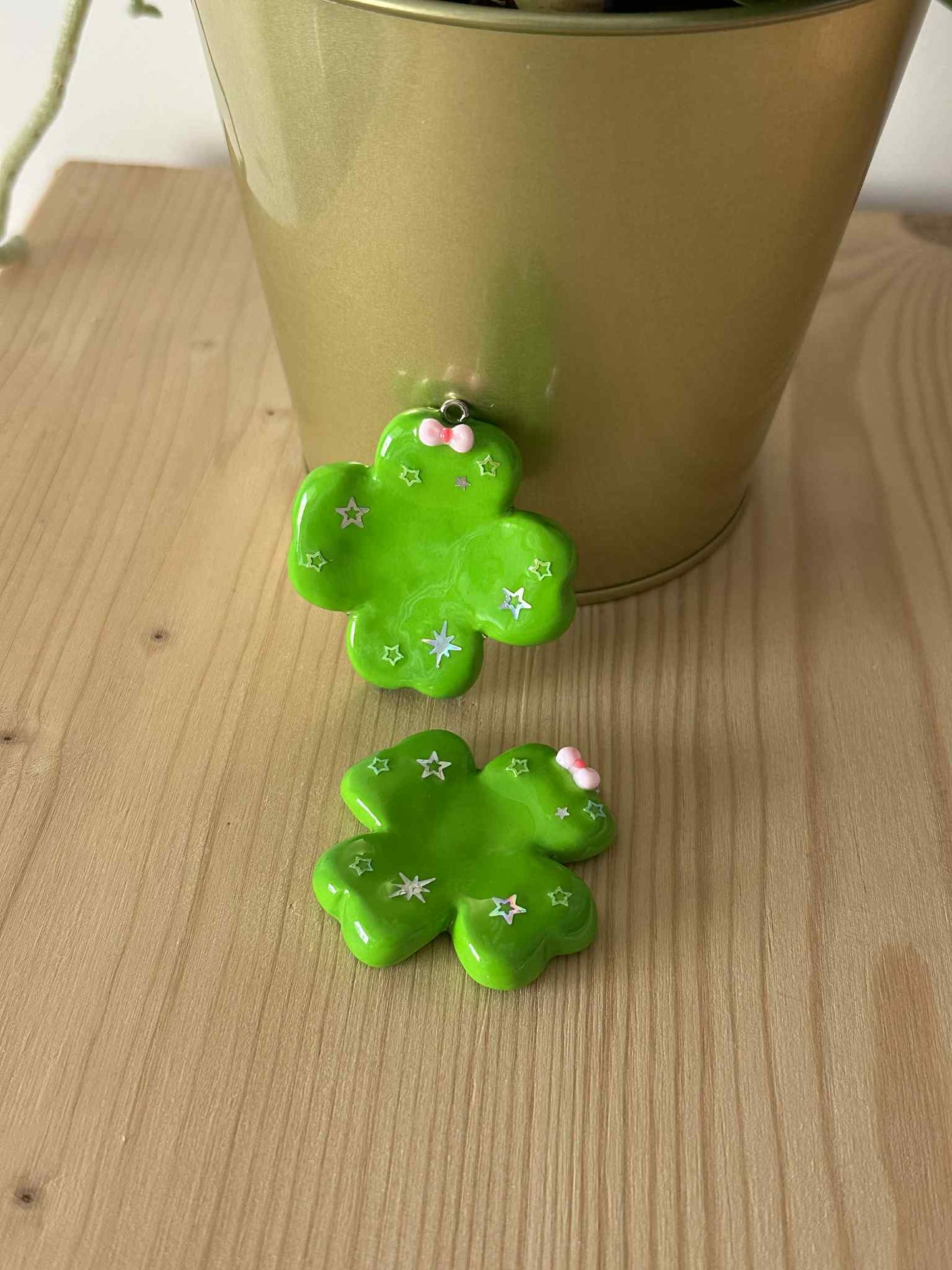 Clover pendant Worry Stone